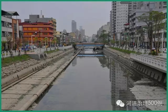 笔直的河道利于通航,但生态环境呢? 笔直的河道利于通航,但生态环境呢?